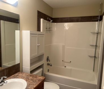 Full House in the lovely suburb of Inglewood - Photo 3