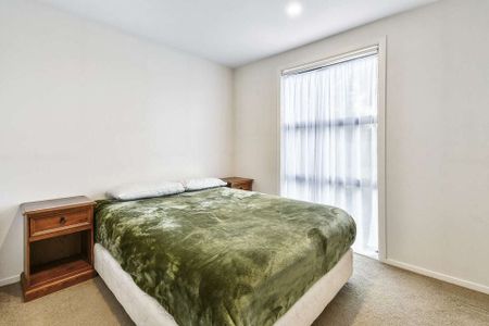 2-bedroom Unit in quiet cul-de-sac Prime Location - Photo 3