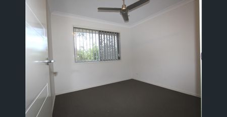 Family Friendly Home In 'Lily Rise Estate' Coomera - Photo 2
