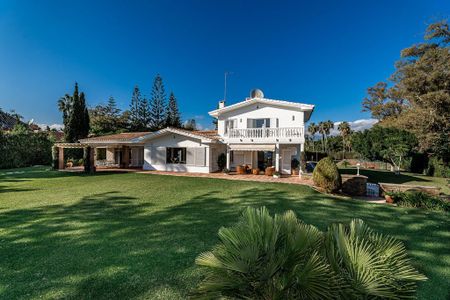 5 bedroom luxury Villa for rent in Marbella, Spain - Photo 3