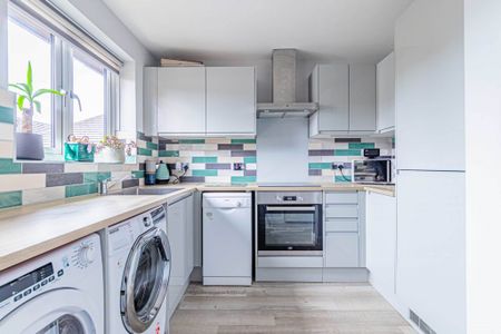 1 bed Flat for rent - Photo 5