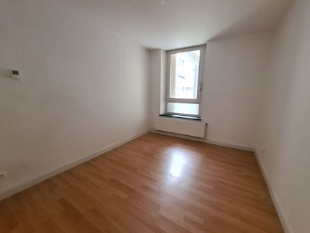 Location Appartement 4 pièces 101m² NANCY 54000 - Photo 2