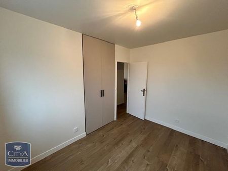 Location Appartement 4 pièces VILLEFRANCHE SUR SAONE 69400 - Photo 4