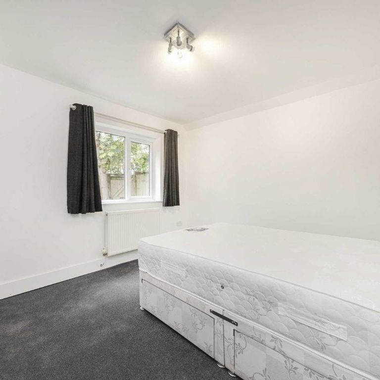 Chillerton Road, SW17 9BG, London - Photo 1