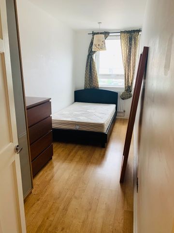 3 Bed Flat, Knighthead Point, E14 - Photo 5