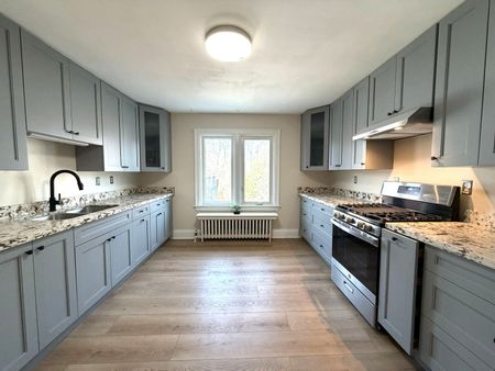 For Lease - 218 Weber Street, Kitchener, Ontario - Photo 5