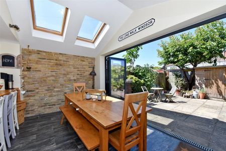 4 bedroom terraced house to rent - Photo 4