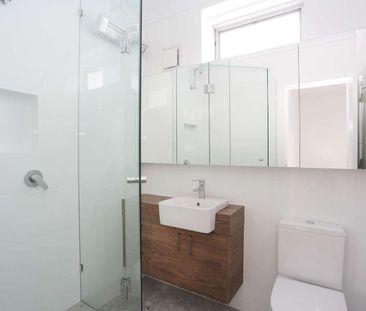 2/8 Davis Street RICHMOND - Photo 2