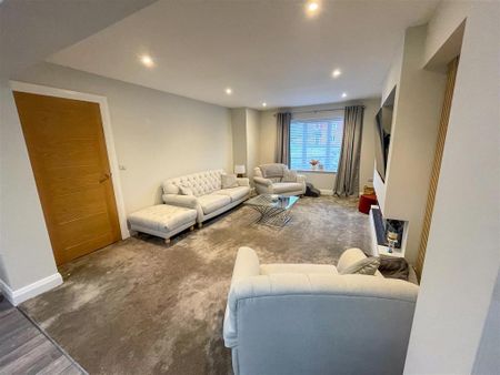 4 bedroom detached house to rent - Photo 3