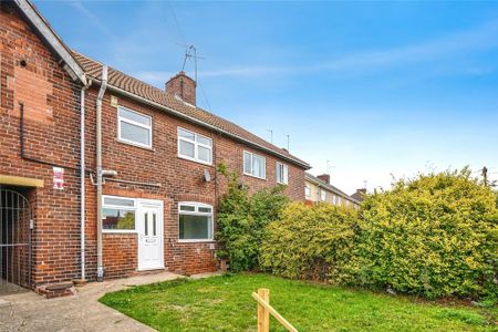 3 bedroom semi-detached house to rent - Photo 4