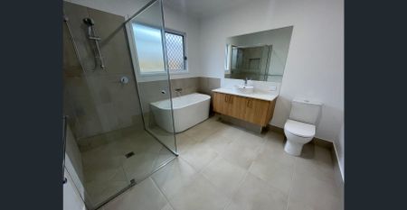 low maintenance family home - Photo 5