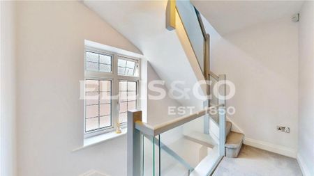 4 bedroom semi-detached house to rent - Photo 3