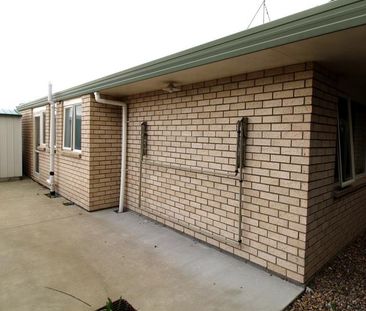 3 bedroom home in Manurewa! - Photo 2