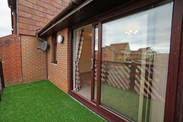 3 bedroom terraced house to rent - Photo 1