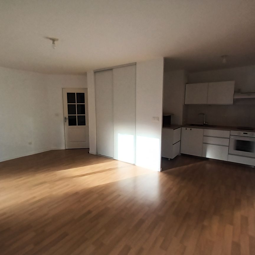 Location Appartement 2 pièces 45m² LA GUERCHE DE BRETAGNE 35130 - Photo 1