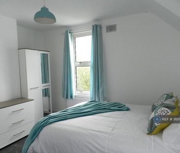 1 bedroom in a house share to rent - Photo 4