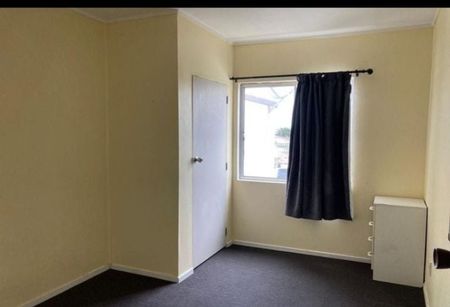 3 bedroom townhouse - Photo 2