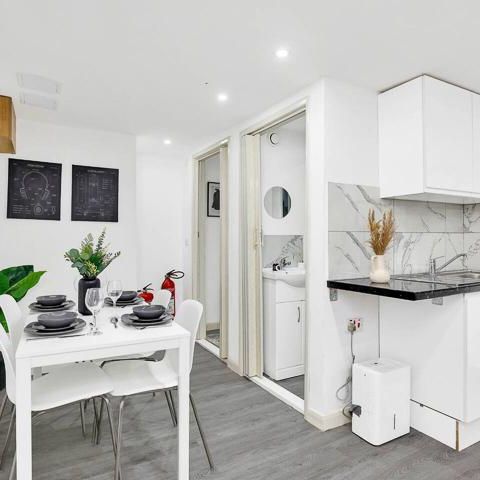 1 bedroom flat to rent - Photo 1