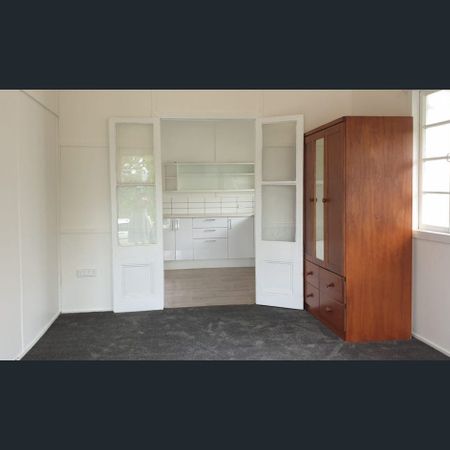 Highgate Hill Lifestyle | Minutes to South Bank & CBD - Photo 4