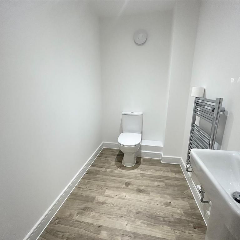 4 bedroom detached house to rent - Photo 1