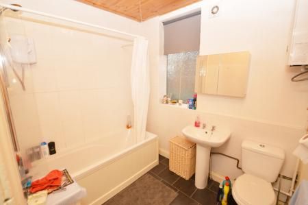 Kathleen Grove, Rusholme, Manchester, M14 - Photo 3