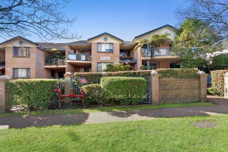 Oversized Two Bedroom Unit in Highly Convenient Locale - Photo 5