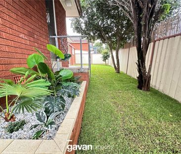 Spacious Three-Bedroom Villa in Convenient Location - Photo 6