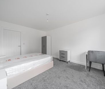 1 bedroom in a house share to rent - Photo 4