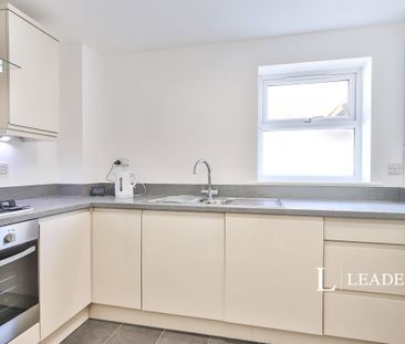 2 bedroom flat to rent Highcliffe - Photo 5