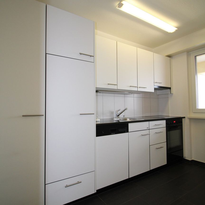 "Sanierte Familienwohnung mit toller Aussicht" - Photo 1