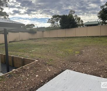 BRAND NEW PRIVATE GRANNY FLAT with yard maintenance and water inclu... - Photo 5