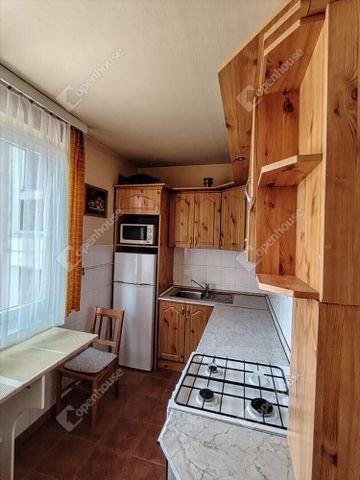 Kiadó átlagos állapotú panel lakás - Győr - Fotó 4