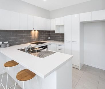 Modern Low-Maintenance Living in Margate - Photo 2