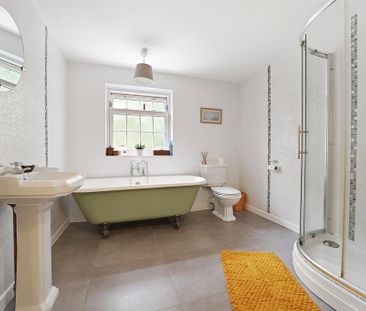 3 bedroom semi-detached house to rent - Photo 6