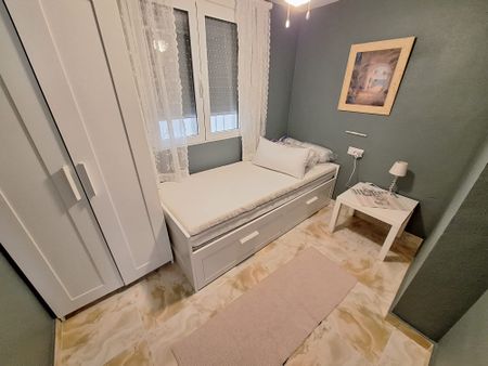 Ref.7503 Bright Renovated 2-Bedroom Apartment in Central Torrevieja - Photo 4