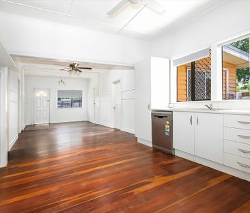 Family Home with Air Conditioning and Large Yard! - Photo 4