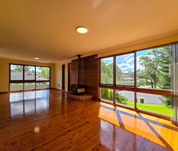 Freshly Updated Home with Space, Comfort & Ample Parking - Photo 3