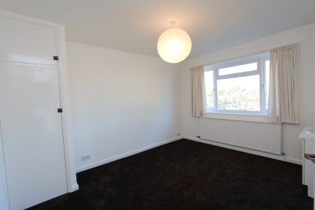 Aragon Avenue, Thames Ditton, KT7 - Photo 3