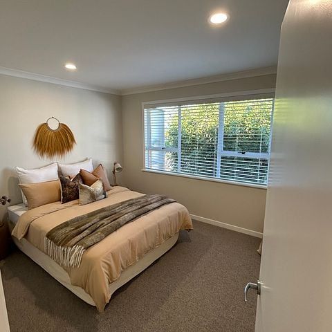 Newly renovated 3-bedroom with extra rumpus room - Photo 1