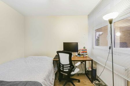 Bloomsbury Close, Ealing, W5 - Photo 2