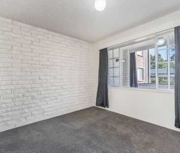 Conveniently Located 2-Bedroom Apartment in Jesmond - Photo 1