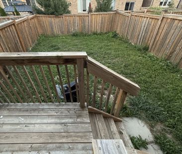 For Lease - 205 Laker Court, Newmarket, Ontario - Photo 4