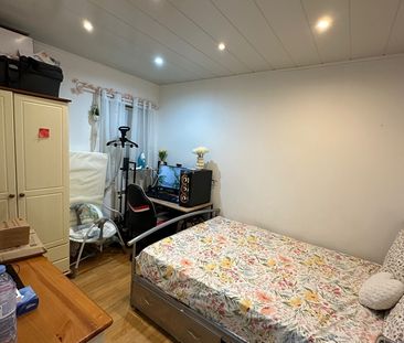 2 Bed Flat, Isle Of Dogs, E14 - Photo 1