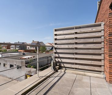 APPARTEMENT OP DE EERSTE VERDIEPING IN HET CENTRUM - Photo 3