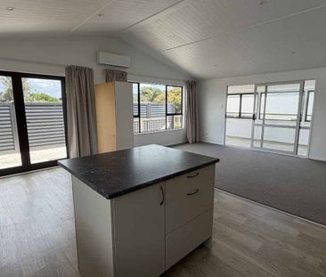 Comfort on Catherine Cres - Photo 3