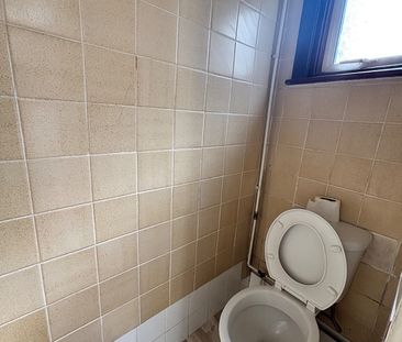 4 Bed Semi-Detached House, Dalkeith Road, IG1 - Photo 6