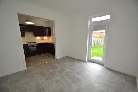 2 bedroom semi-detached house to rent - Photo 3