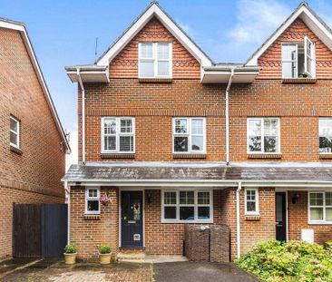 3 bedroom end of terrace house to rent - Photo 1