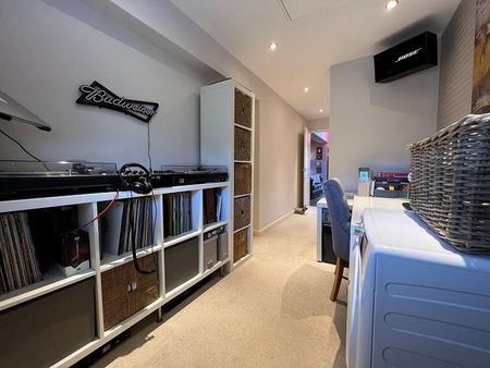 4 bedroom semi-detached house to rent - Photo 4