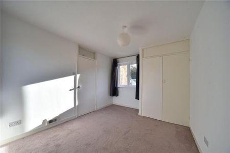 3 bedroom end of terrace house to rent - Photo 3